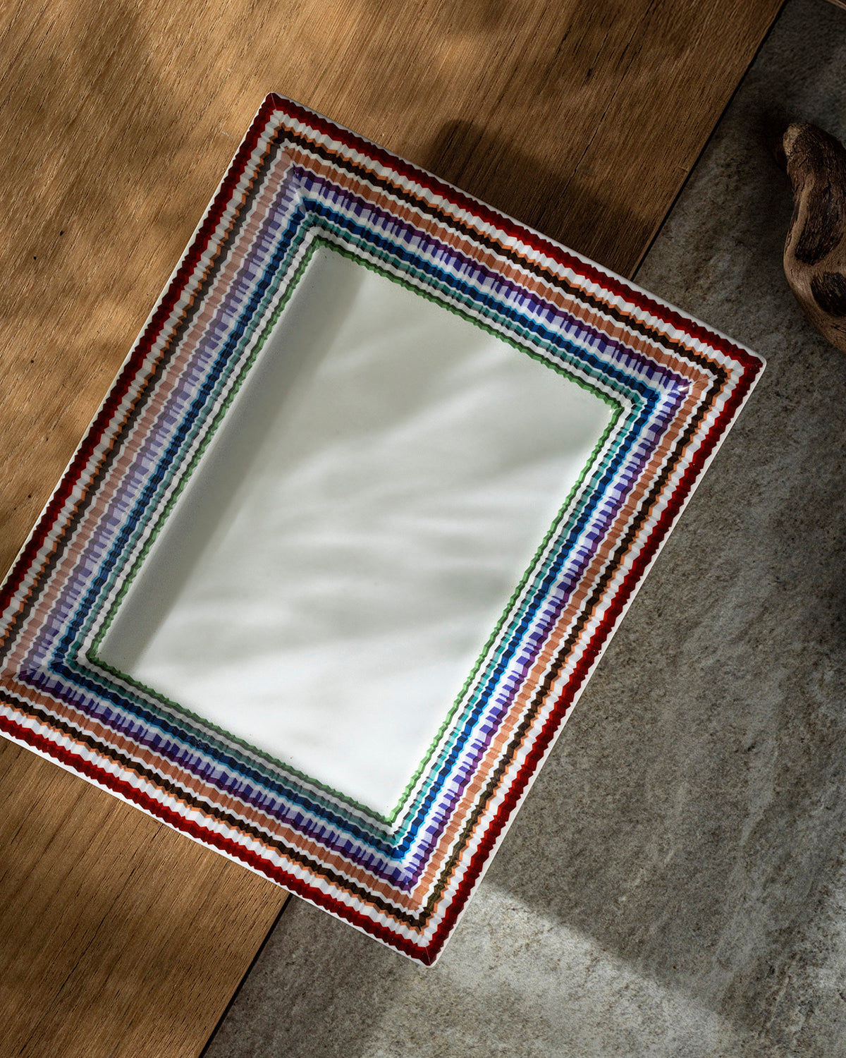 Waves Rectangular Tray in Luxury Box. Dimensions: 8.43" × 6.77"