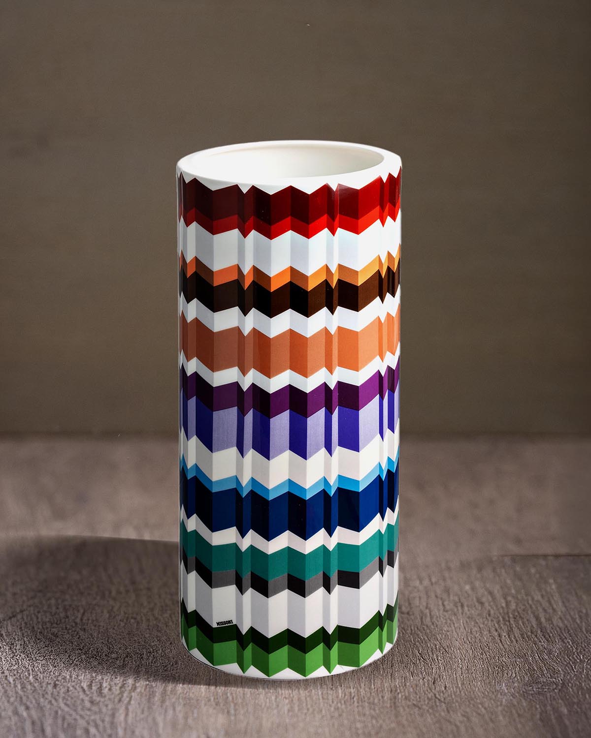 Waves Vase in Luxury Box. Dimensions: Ø 6.3" × H 14.17"