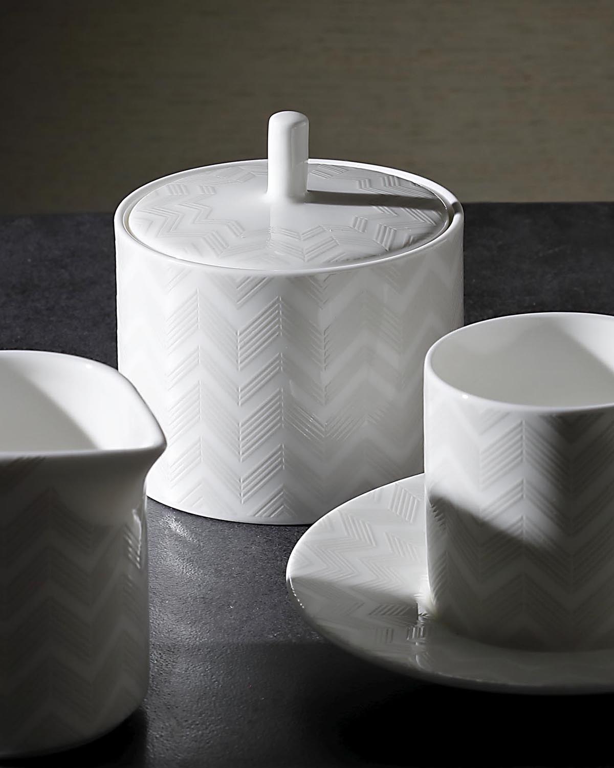 Creamer ZIG ZAG  White diam. 3.5", H 3.3"