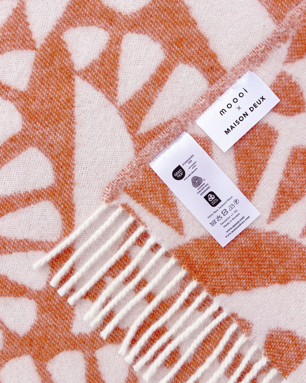Moooi Blanket - Woodblock Beetle Rust Cream