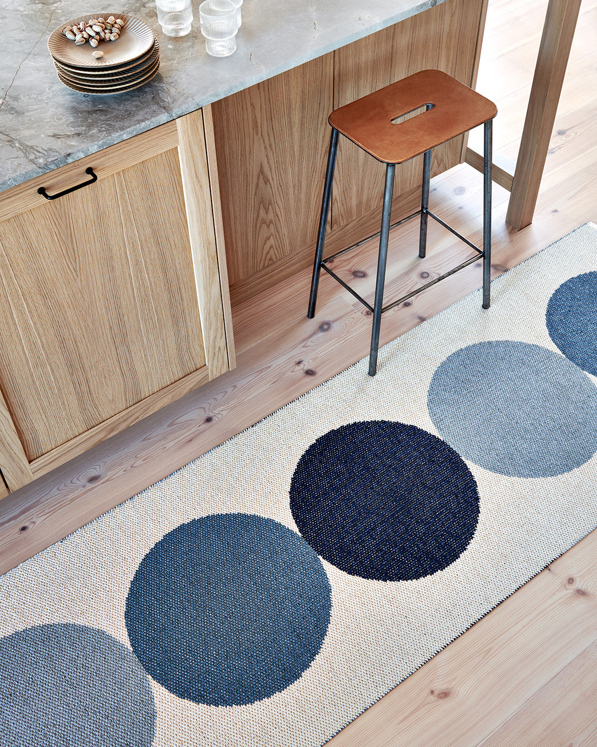 Rug OTTO Sky/ Background Vanilla 2.25 x 4.5 ft
