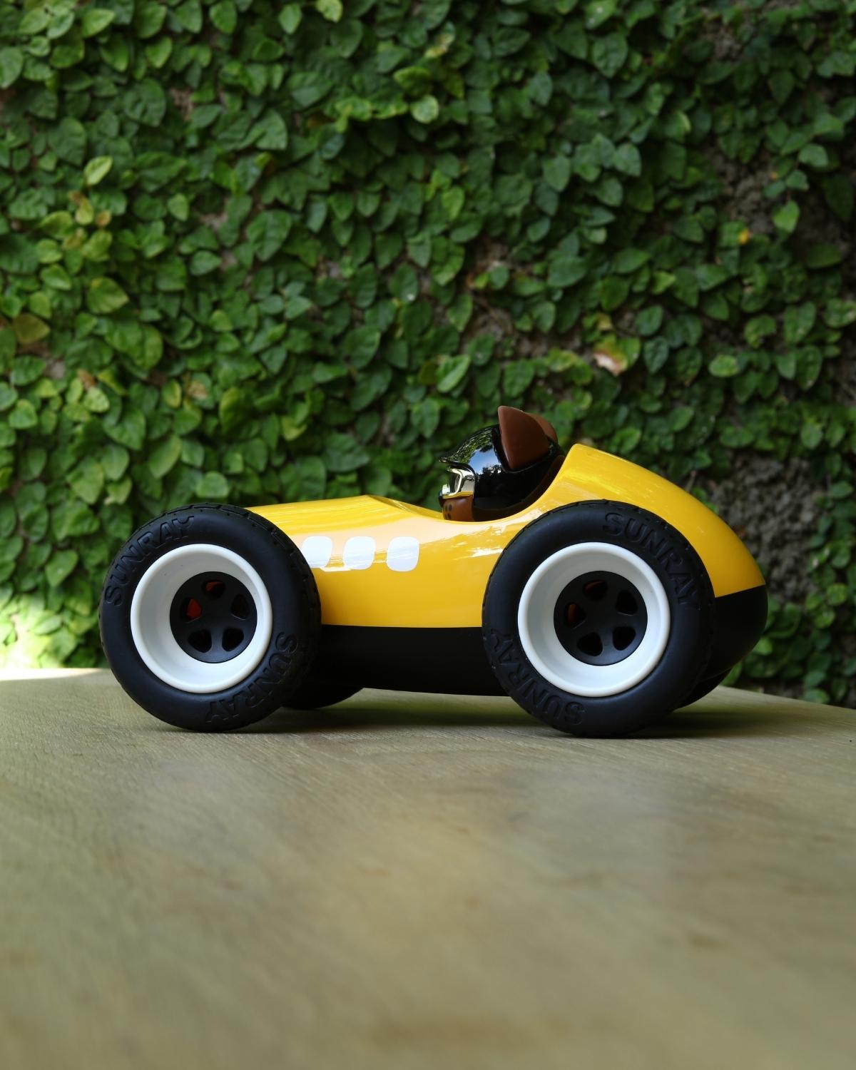 Car Egg ROADSTER SUNNYSIDER Yellow