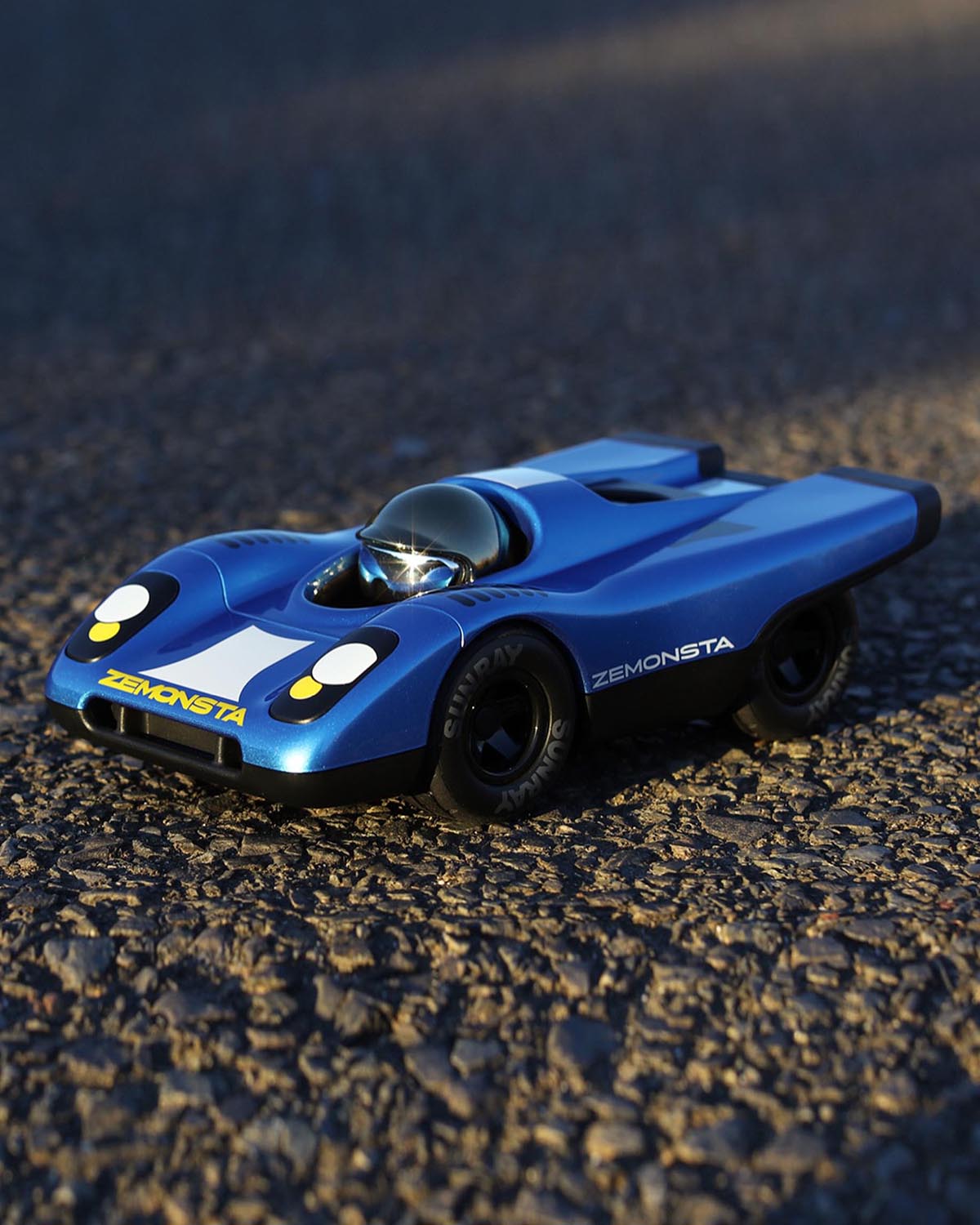 Car ZEMONSTA