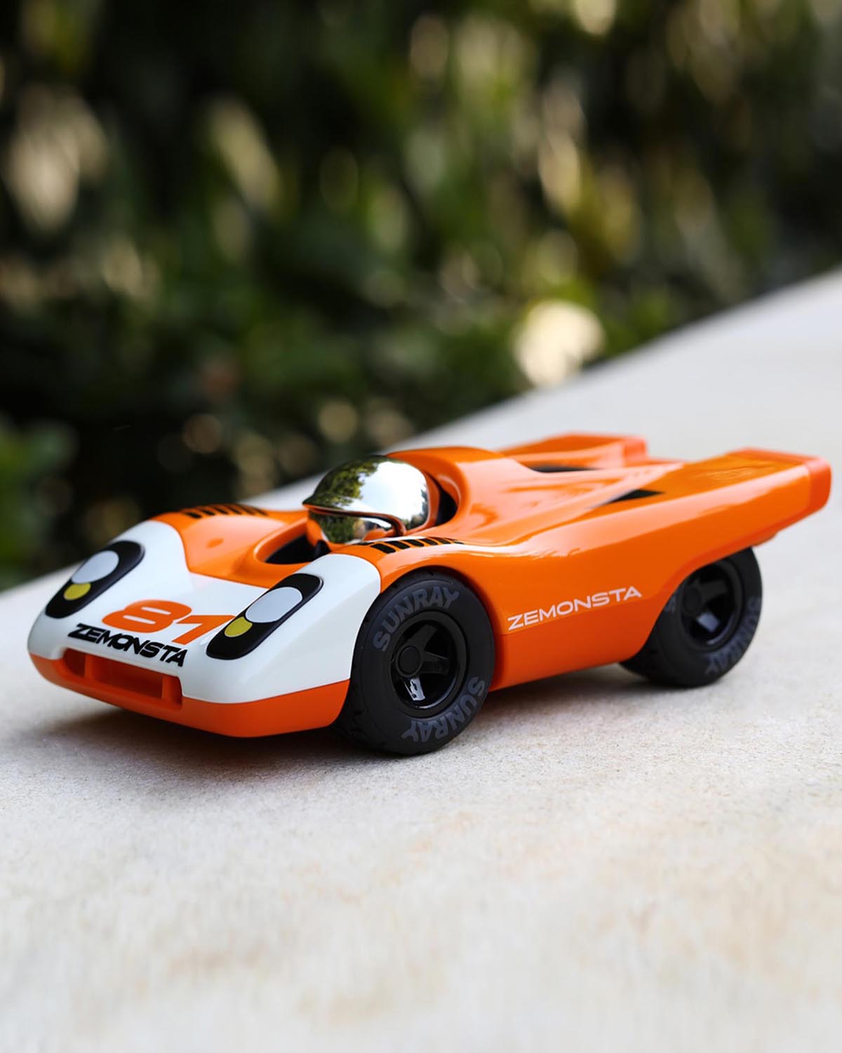 Car ZEMONSTA