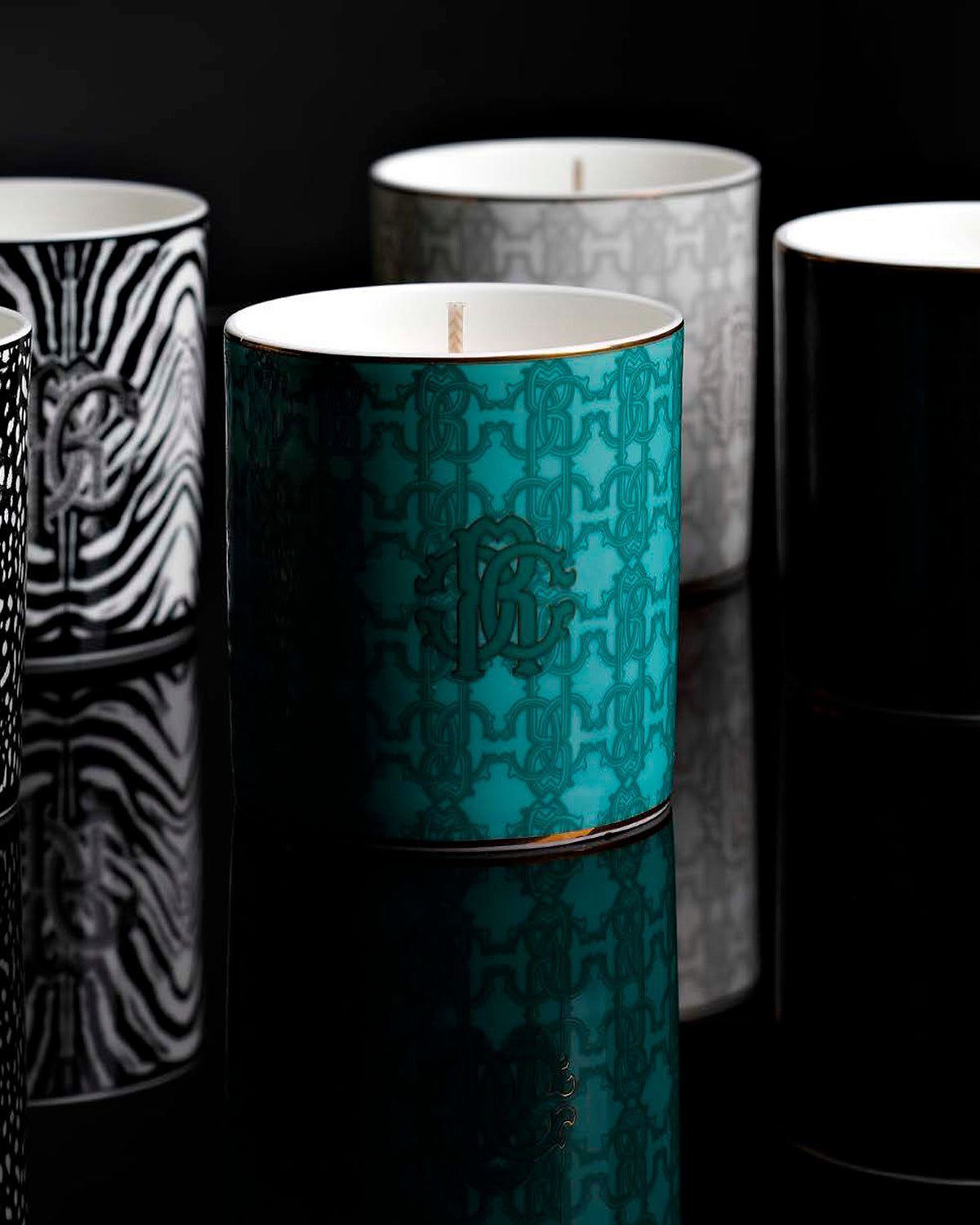 Scented Candle MONOGRAM 270gr  Gold diam. 3.3", H 3.5"