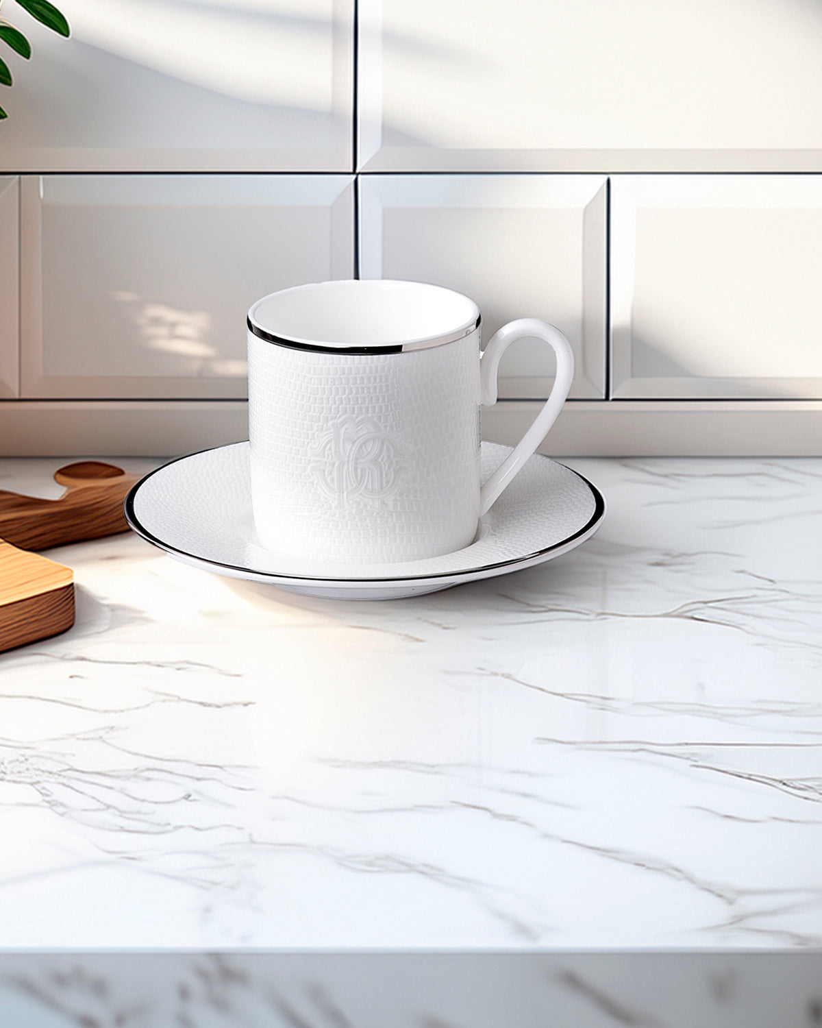 Coffee Cup & Saucer LIZARD PLATIN Set of 2 in Luxury Box  diam. 2.3", H 2.5", Cap. 4 oz, Saucer diam. 4.75"