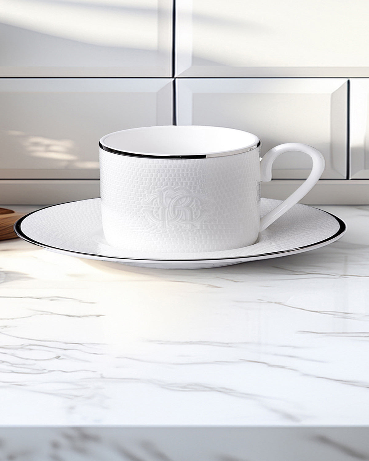 Coffee Cup & Saucer LIZARD PLATIN Set of 2 in Luxury Box  diam. 2.3", H 2.5", Cap. 4 oz, Saucer diam. 4.75"