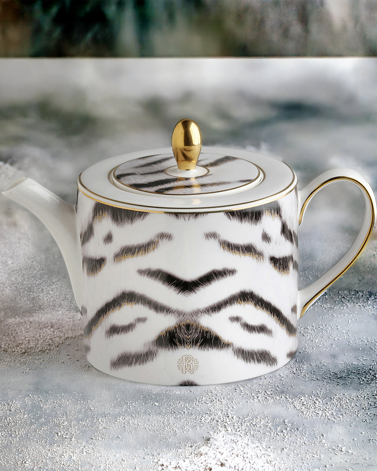 Tea Pot or Coffee Pot TIGER   diam. 4.75", H 4.5"
