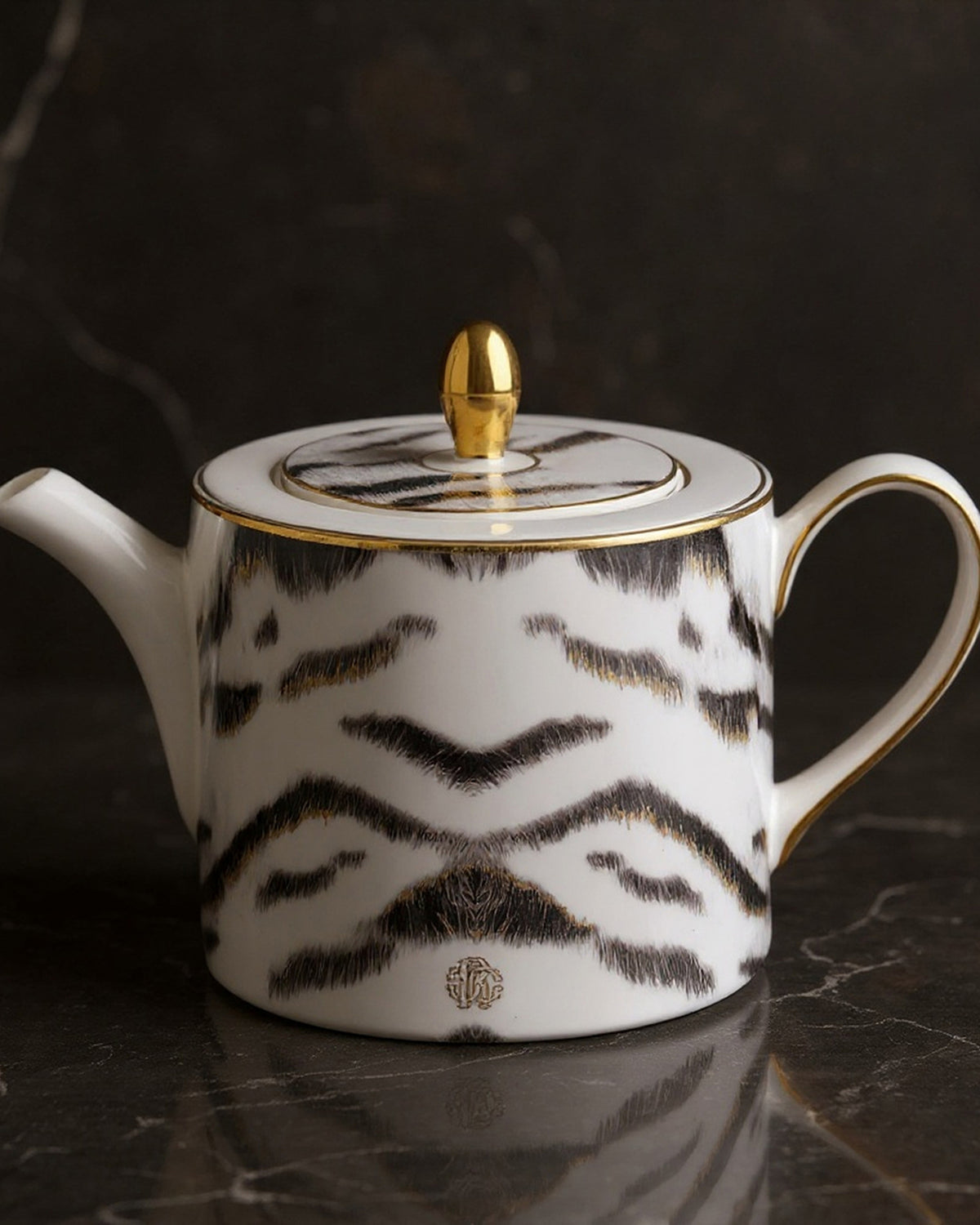 Tea Pot or Coffee Pot TIGER   diam. 4.75", H 4.5"