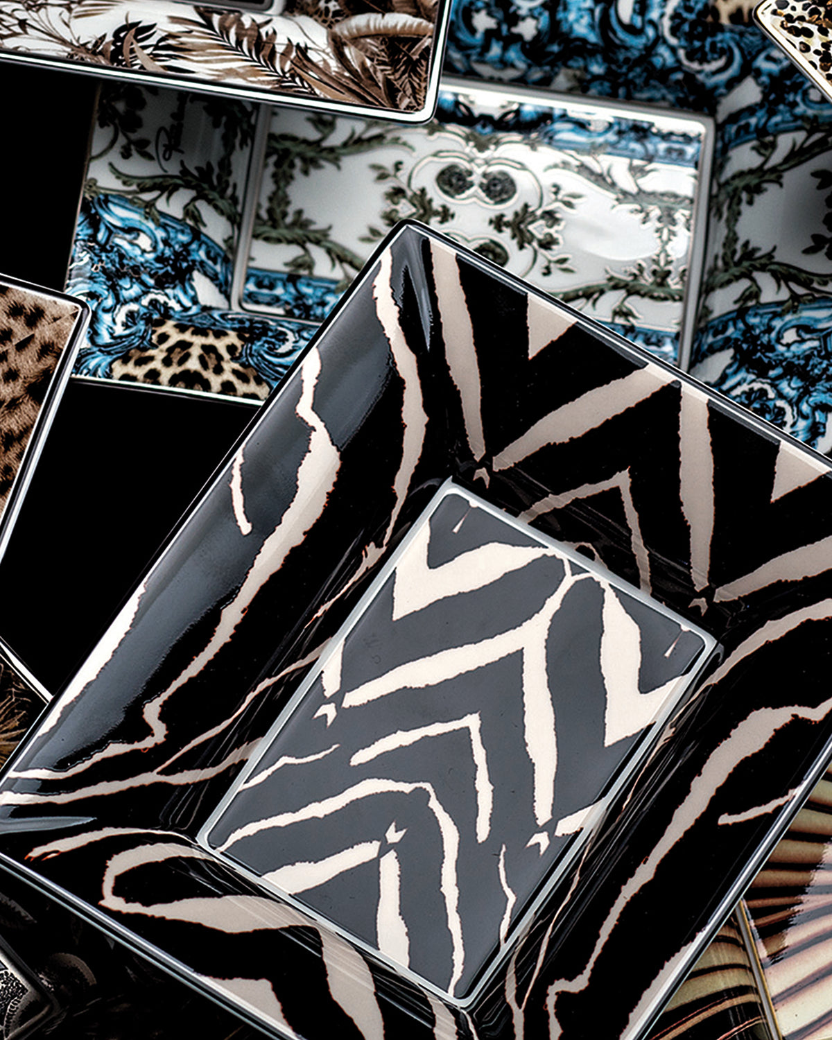 Tray ZEBRA Rectangular Large  7.75" x 6.3"