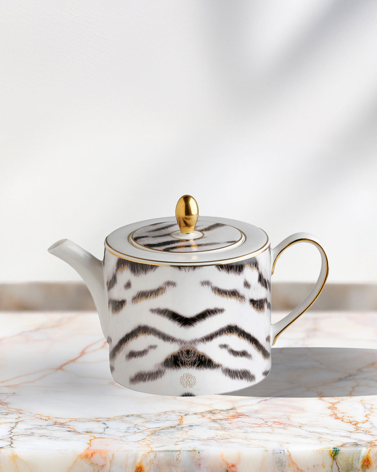 Tea Pot or Coffee Pot TIGER   diam. 4.75", H 4.5"