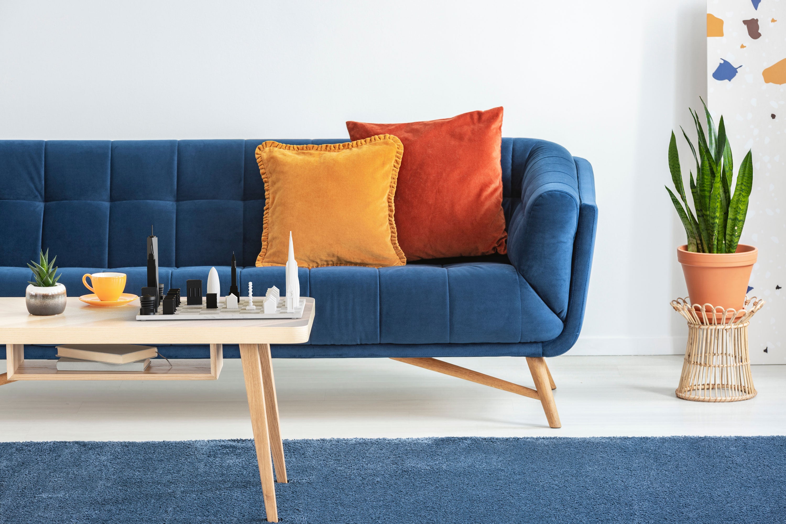 Skyline Chess Chess Set Acrylic London Vs New York Edition with Marble Hatch Board