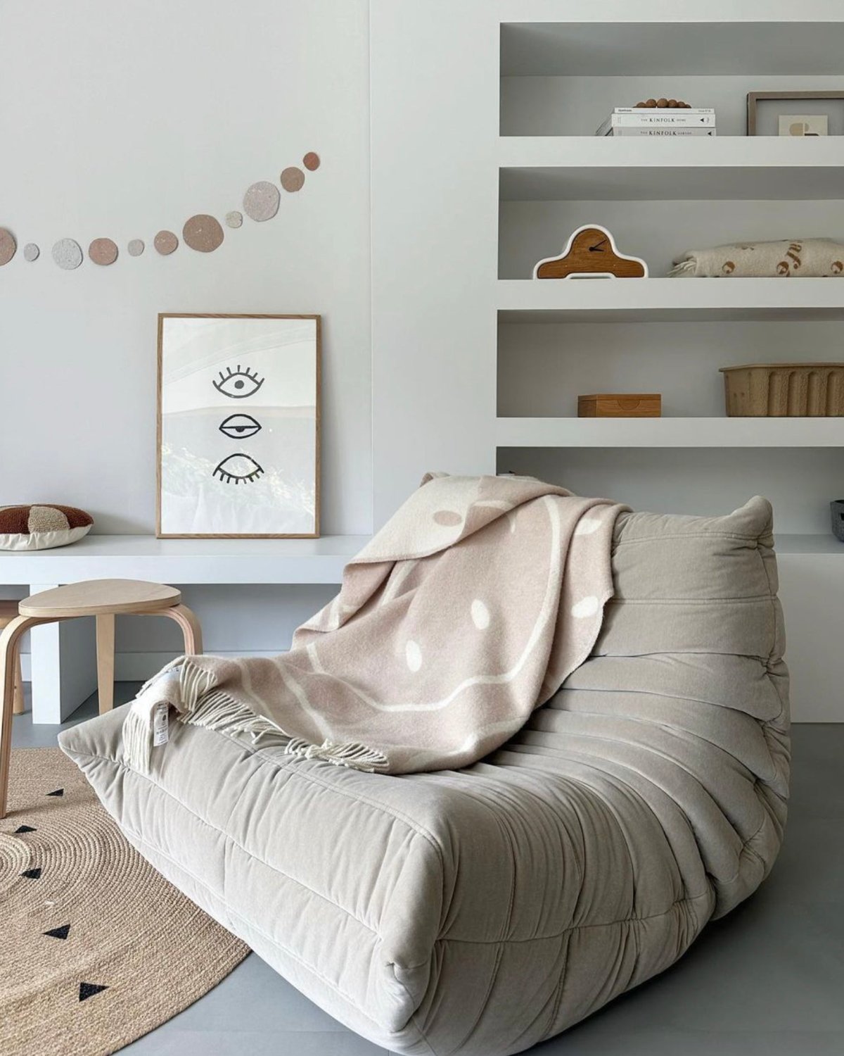 Blanket SMILEY White / Grey Print 4.25 x 6.5ft