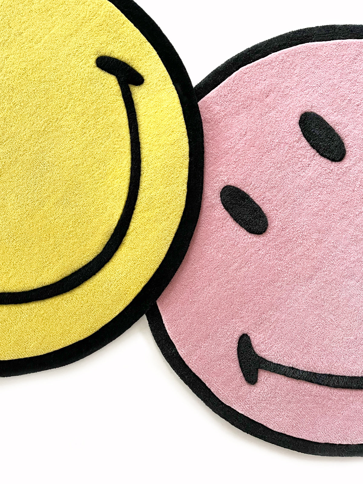 Maison Deux Rug SMILEY® Yellow 4.9 ft diameter