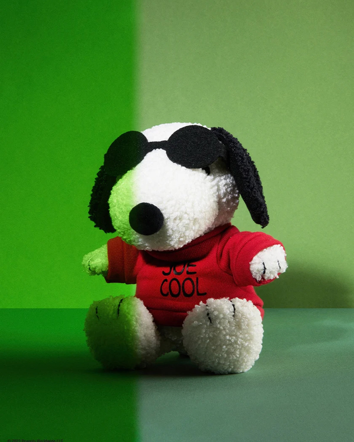 Plush PEANUTS SNOOPY Joe Cool 8