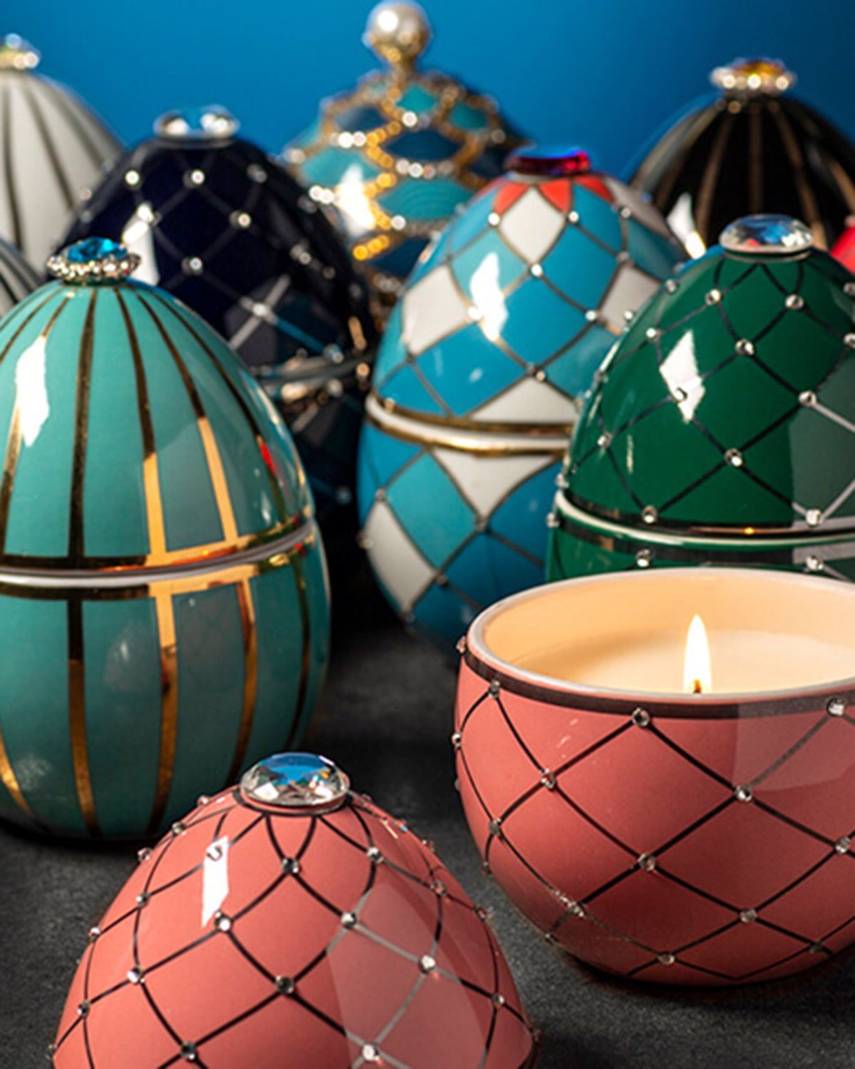 Candle in Ceramic Egg BOIS DE ROUSSIE 200gr Dark Blue Silver Stripes 5.12 diam. x 6.5 in