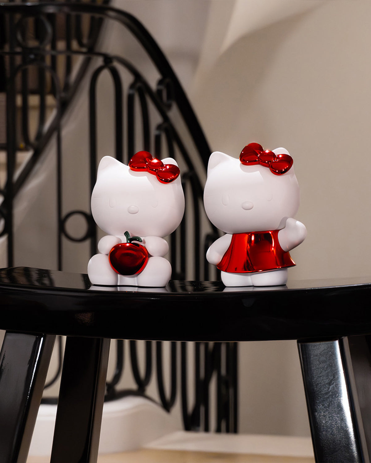 Set of Hello Kitty Apple & Dress - LD Studio - White & Chromed Red - 4  in
