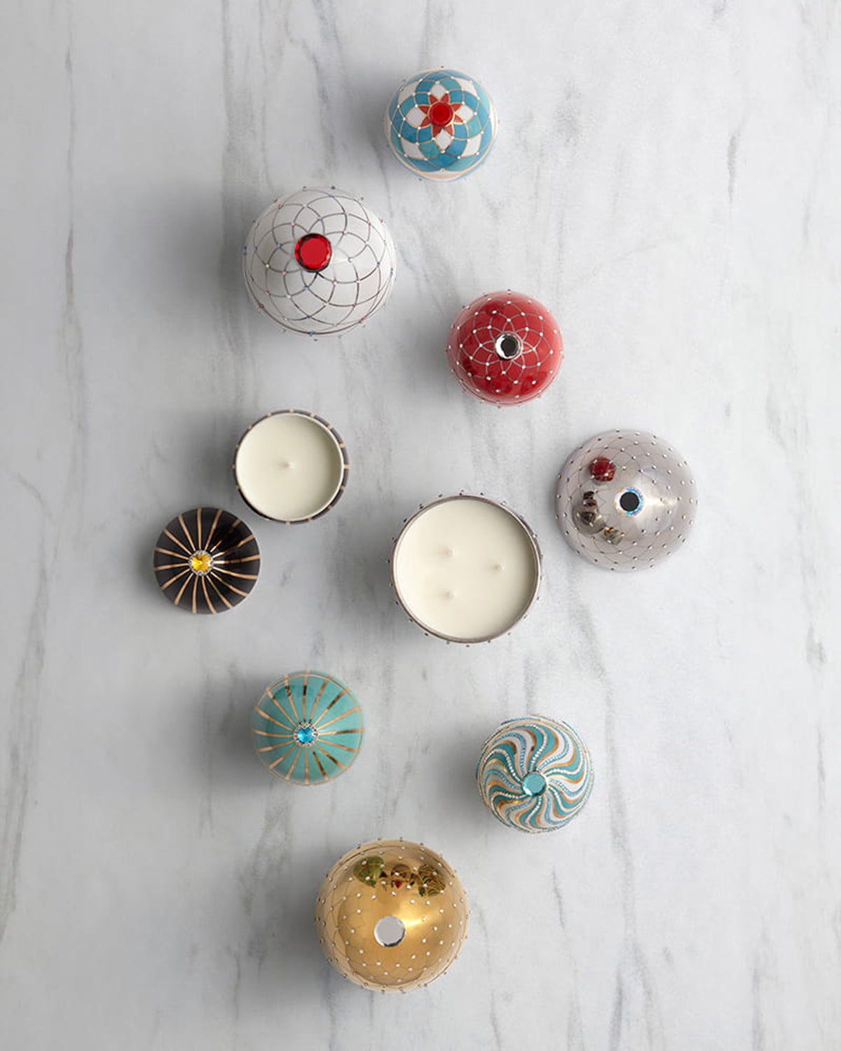 Candle in Ceramic Egg BOIS DE ROUSSIE 450gr White Silver Stripes 6.5 diam. x 7.48 in