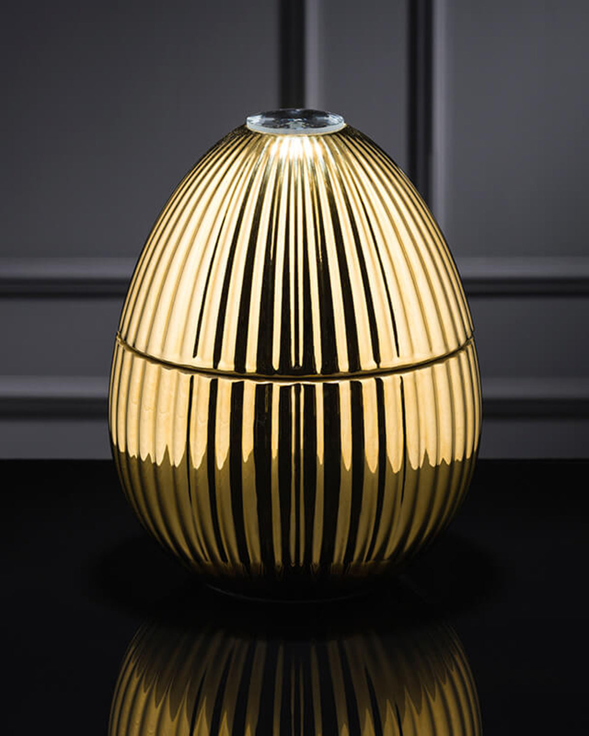 Candle in Ceramic Egg BOIS DE ROUSSIE 3400gr Gold 6.5 diam. x 7.48 in