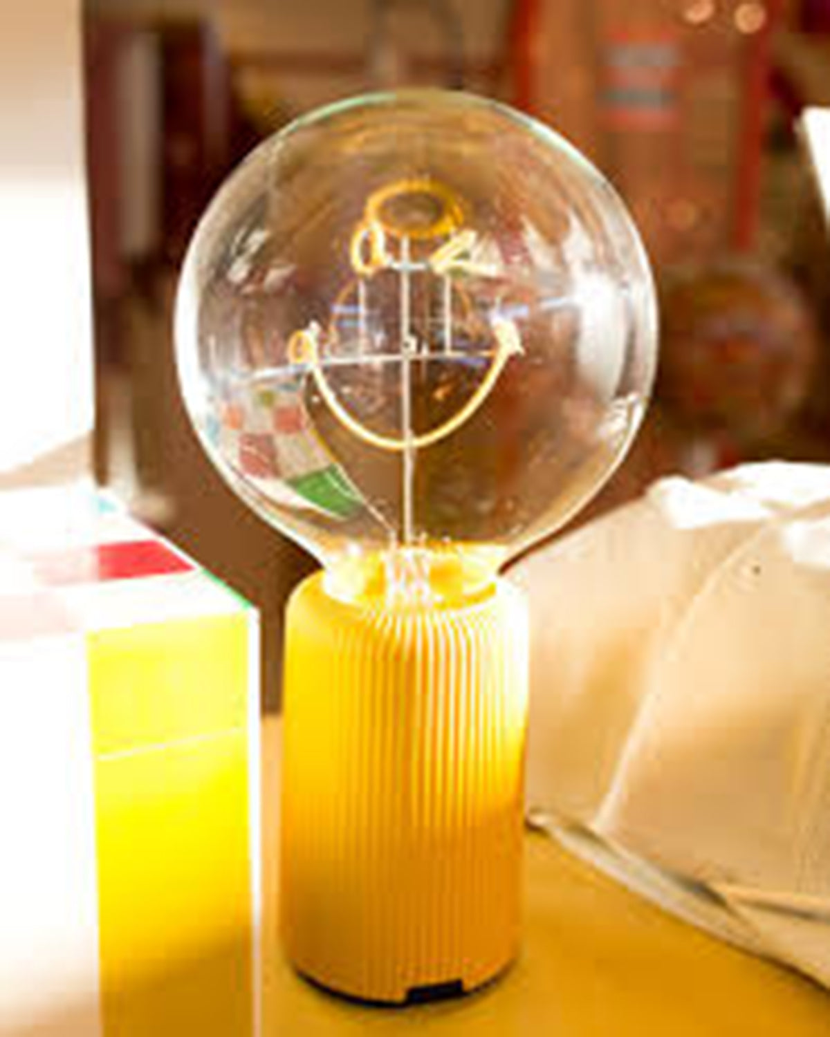 Bulb SMILEY WORLD KIDNESS Amber with Base Table Lamp PORTABLE Pop Nomad Blue