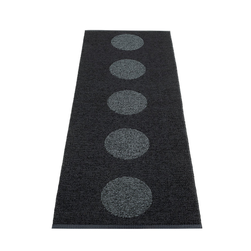 Pappelina Rug VERA 2.0 Black/Black met.