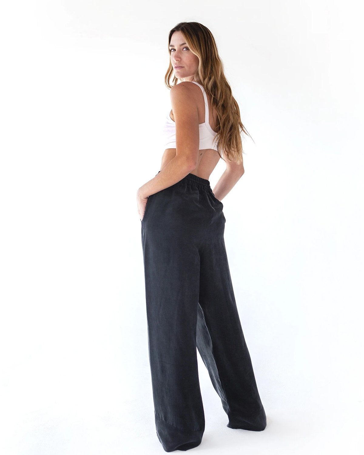 niLuu Women's Pants NOIR