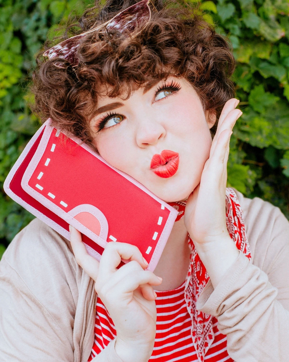 Jump From Paper 2D Purse SPOTLIGHT Chili Red Image 2