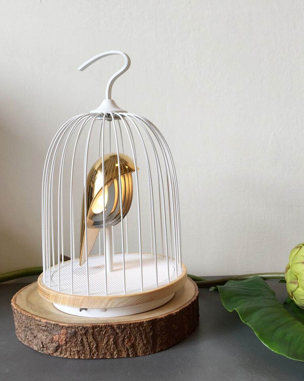 Daqi Bluetooth Speaker and Light gold porcelain bird gold accents white cage and white color speaker base