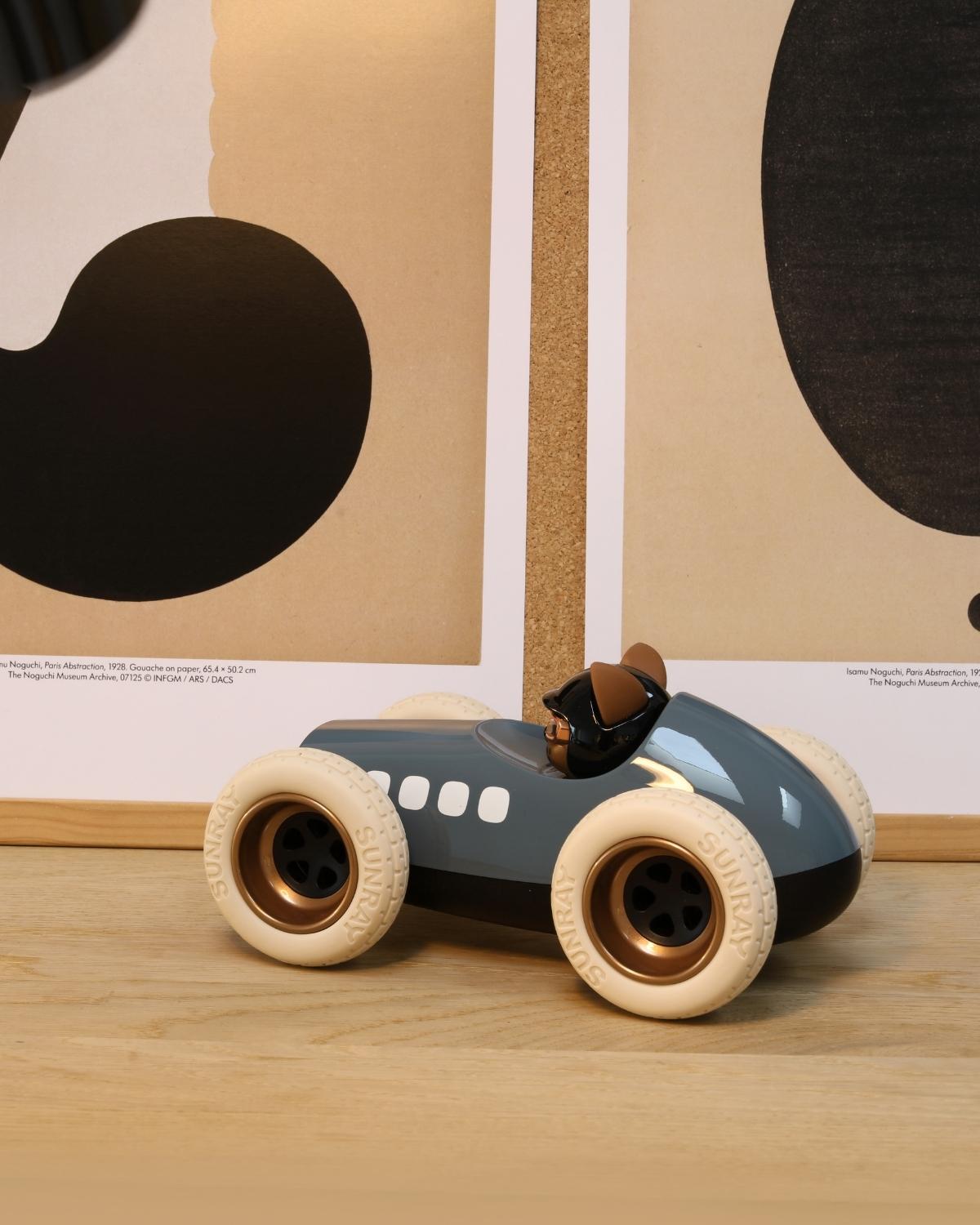 Playforever Car Egg Roadster SCRAMBLER