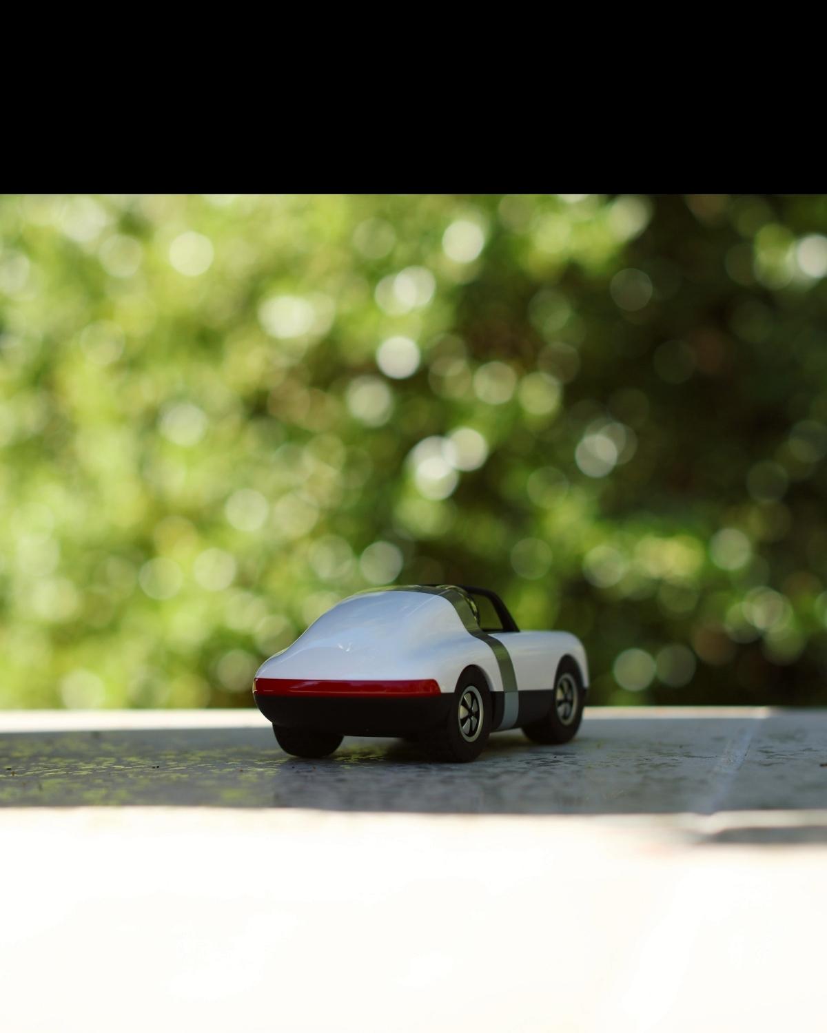 Playforever Car LUFT PFEIFFER White