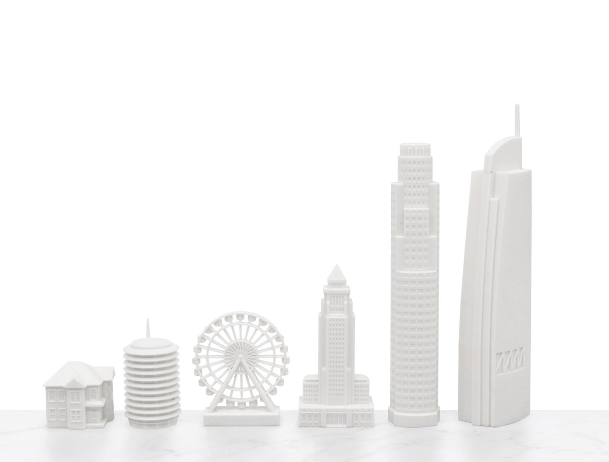 Skyline Chess Chess Set Acrylic NEW YORK vs LOS ANGELES Edition with Marble Hatch Board