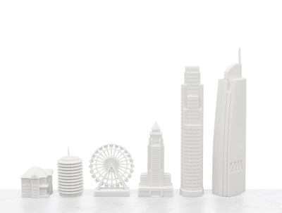Skyline Chess Chess Set Acrylic NEW YORK vs LOS ANGELES Edition with Marble Hatch Board