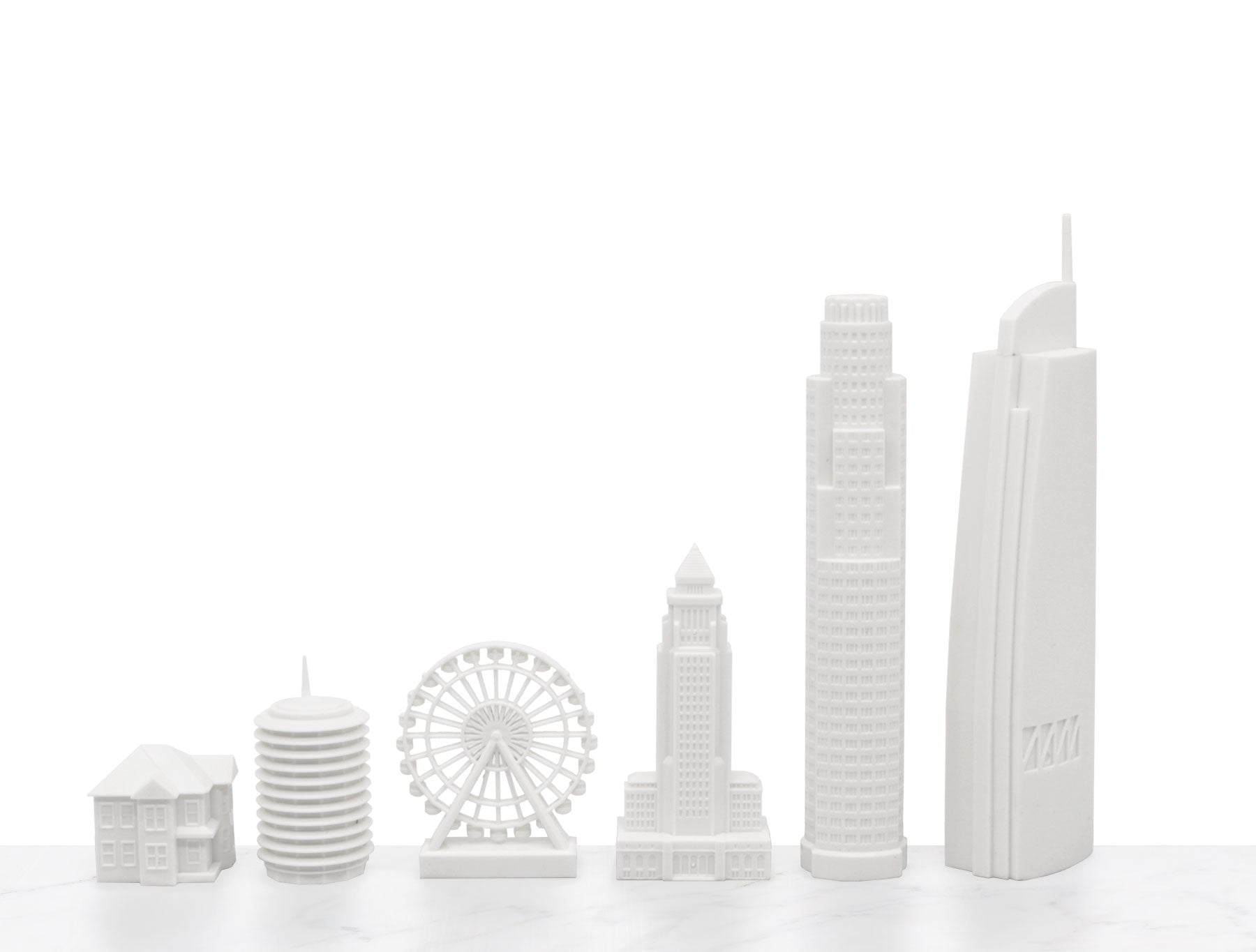 Skyline Chess Chess Set Acrylic NEW YORK vs LOS ANGELES Edition with Wood Hatch Board