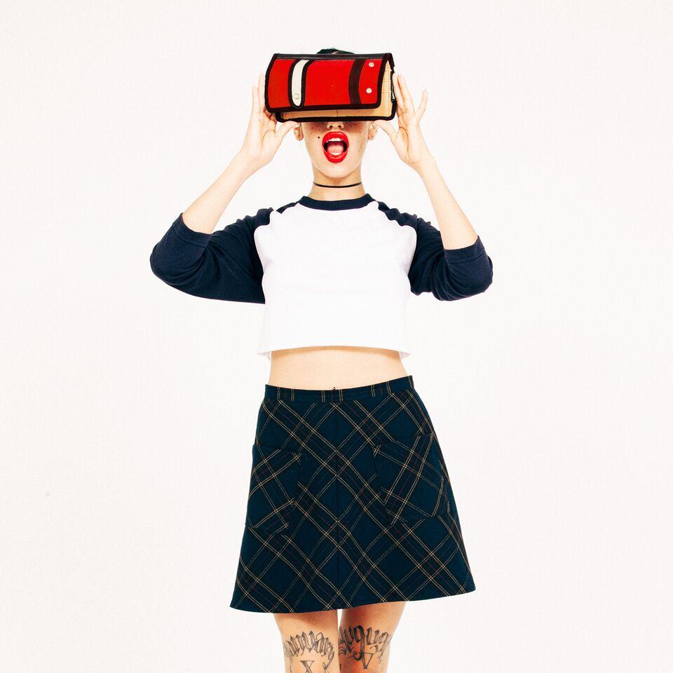 Jump From Paper 2D Purse TRAVELER Red Image 2